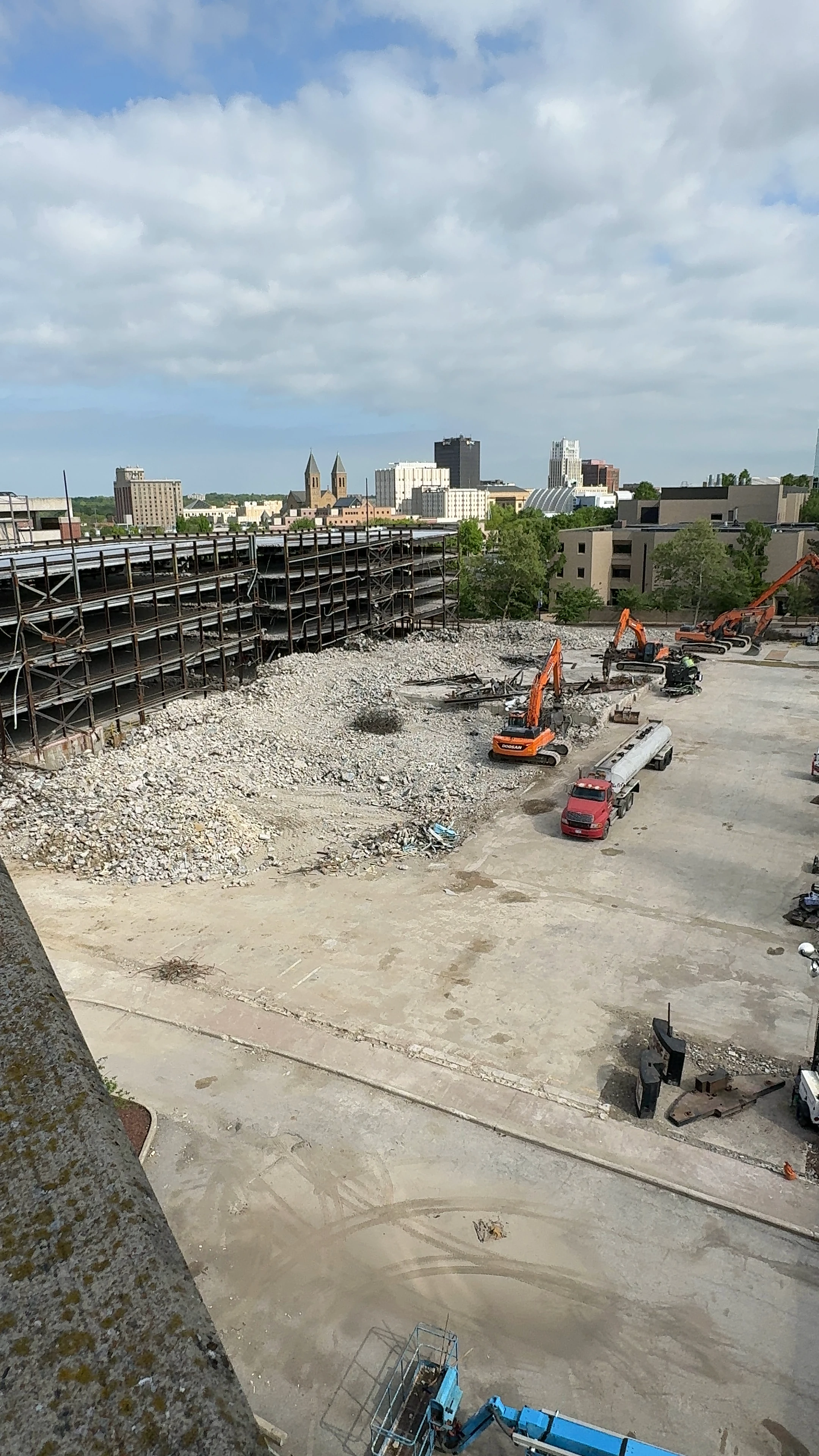 Universidad de Akron, Akron, Ohio, Estados Unidos - 7 de mayo de 2024