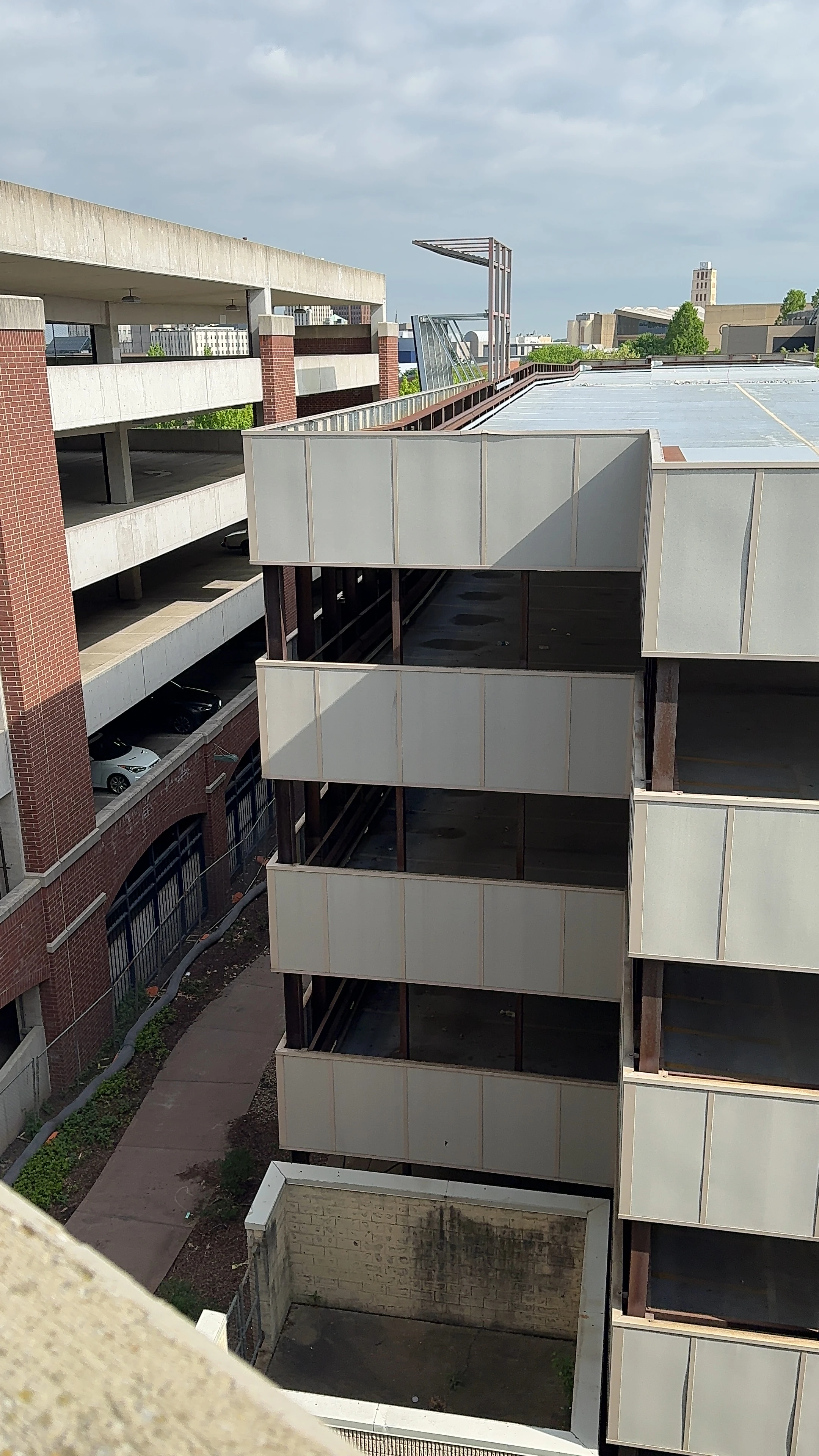 Universidad de Akron, Akron, Ohio, Estados Unidos - 7 de mayo de 2024